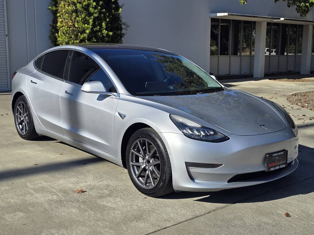 2018 TESLA Model 3