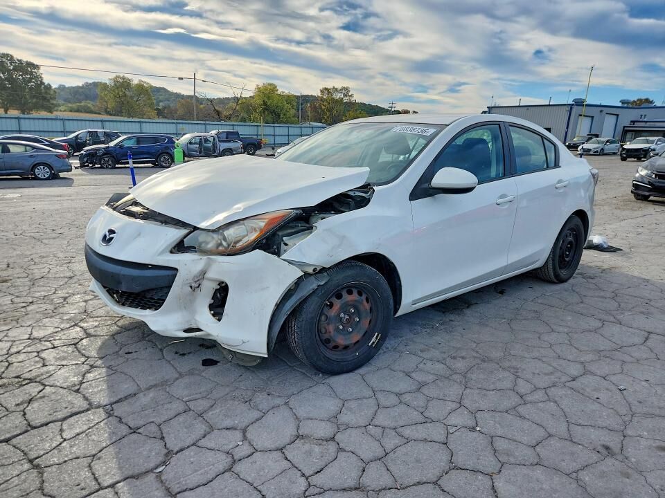 2013 MAZDA Mazda3