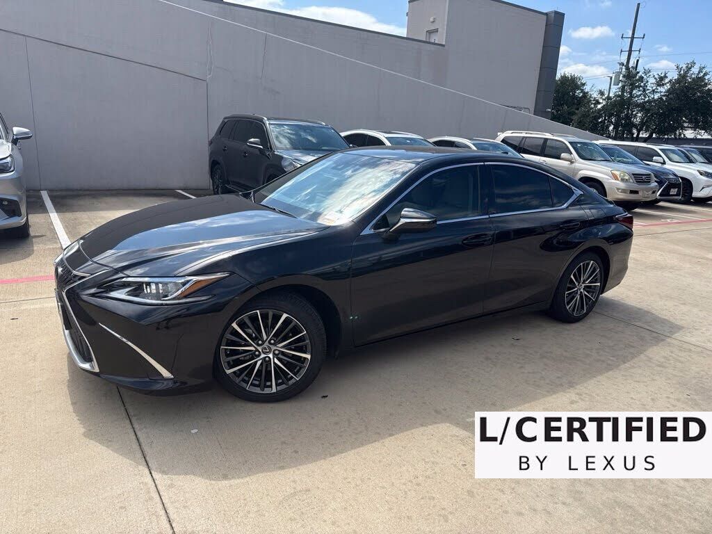 2025 LEXUS ES