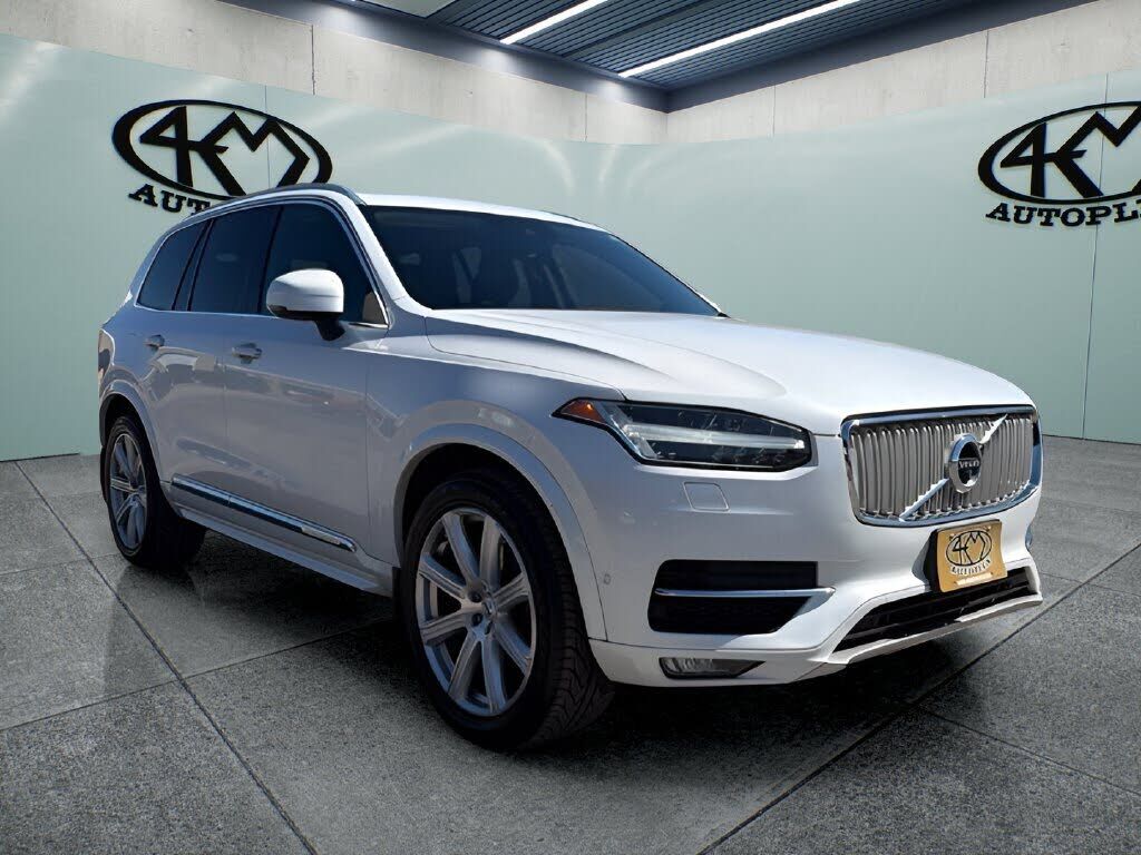 2017 VOLVO XC90