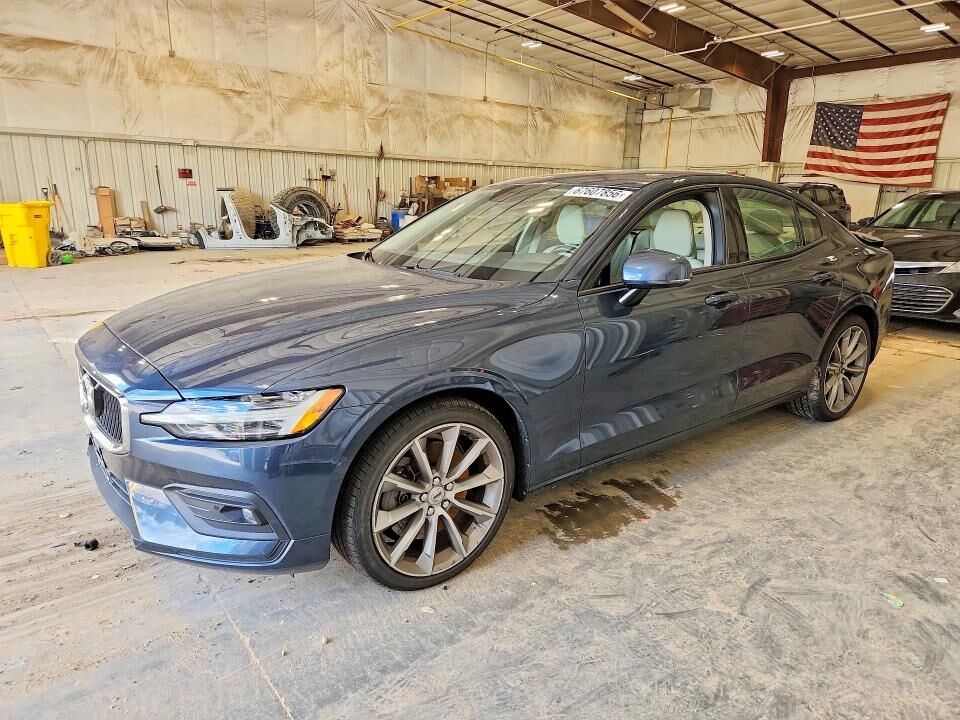 2021 VOLVO S60