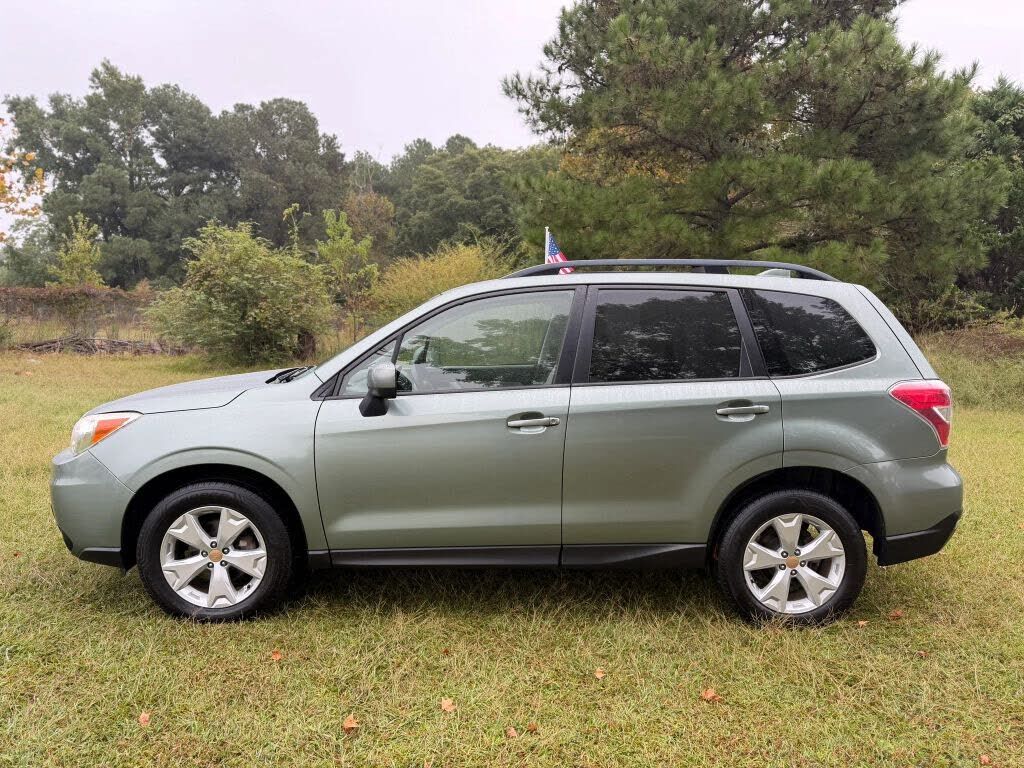 2016 SUBARU Forester
