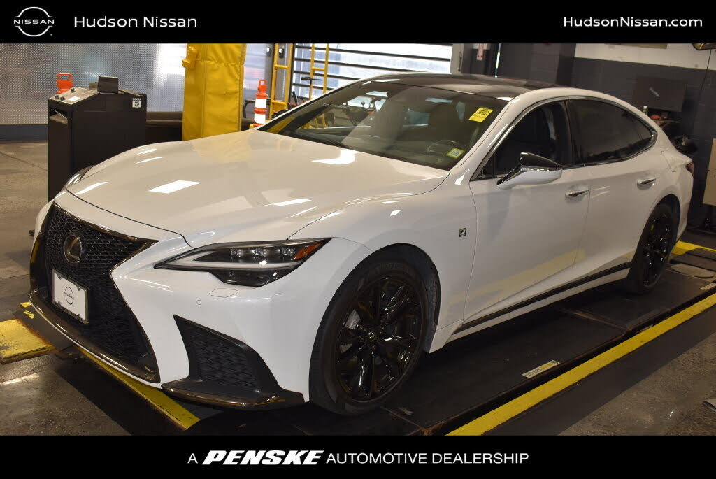 2022 LEXUS LS