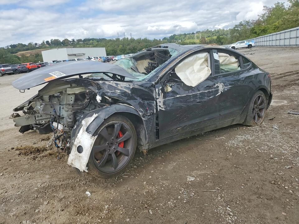 2024 TESLA Model 3