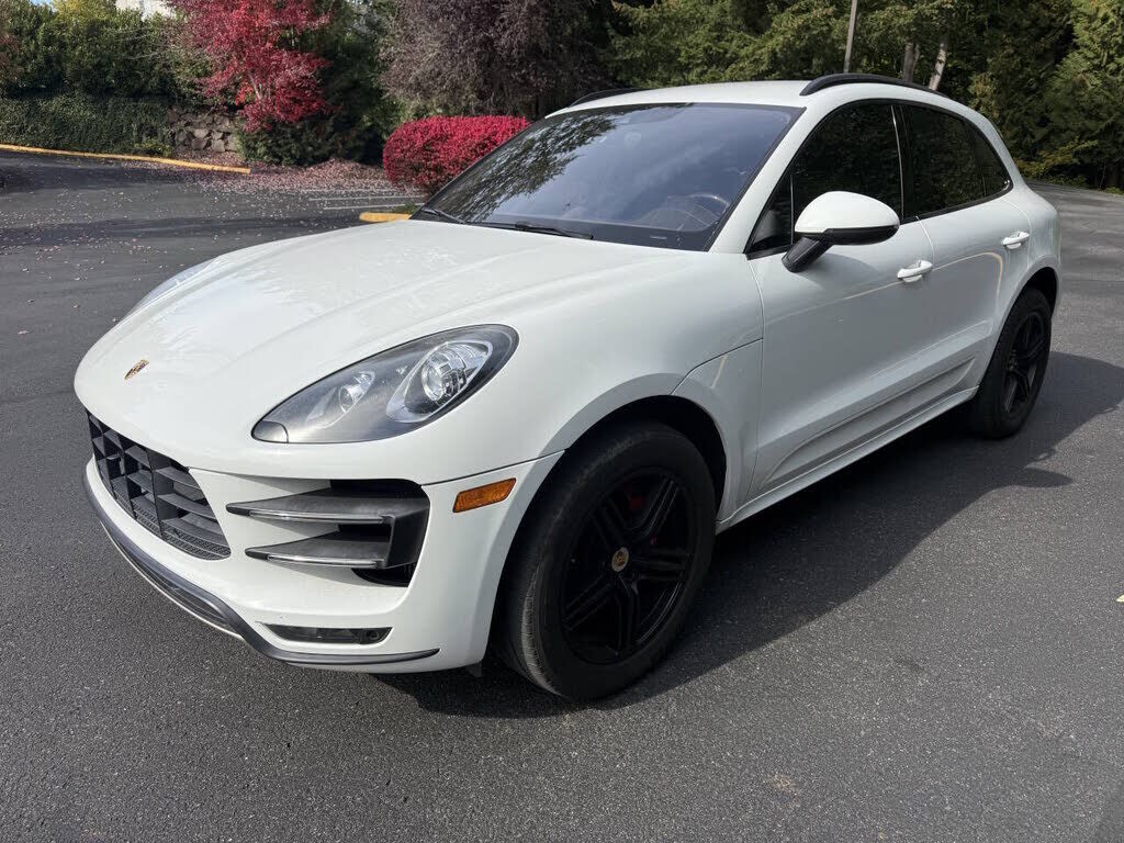 2015 PORSCHE Macan