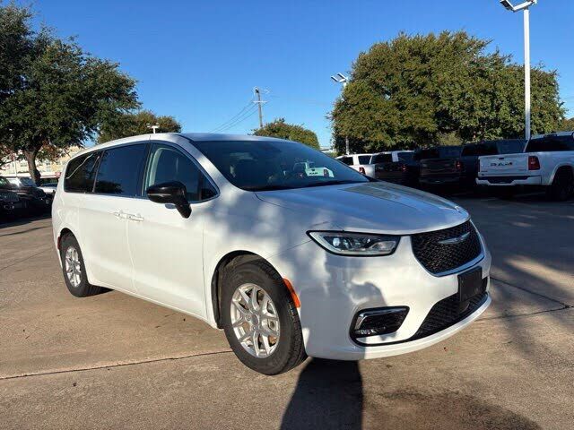 2024 CHRYSLER Pacifica