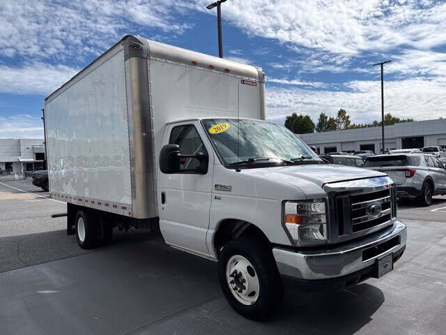 2019 FORD E-350