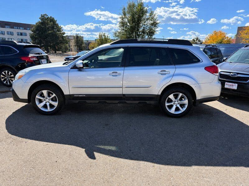 2013 SUBARU Outback