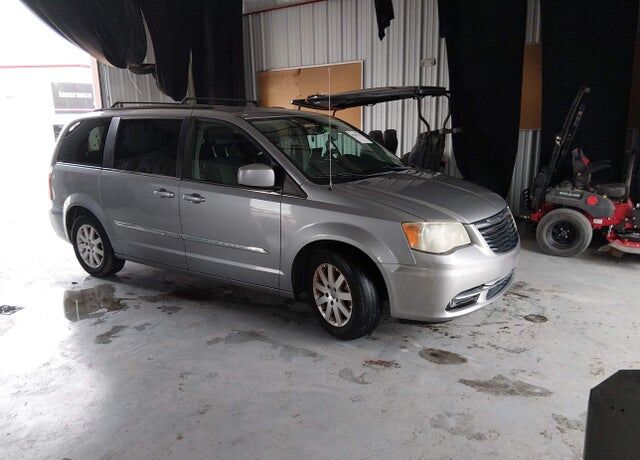 2013 CHRYSLER Town and Country