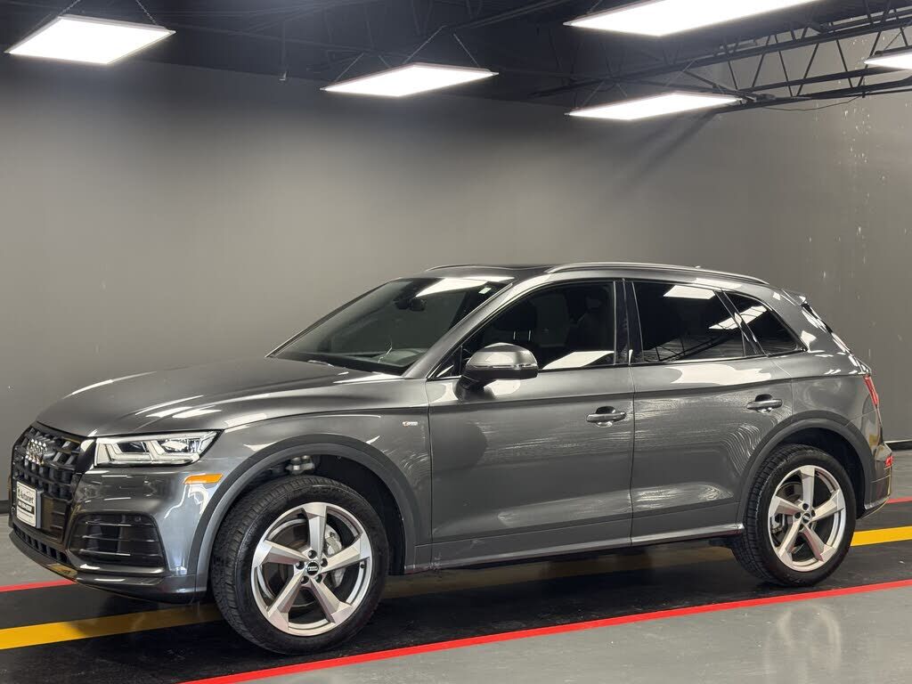 2020 AUDI Q5 e