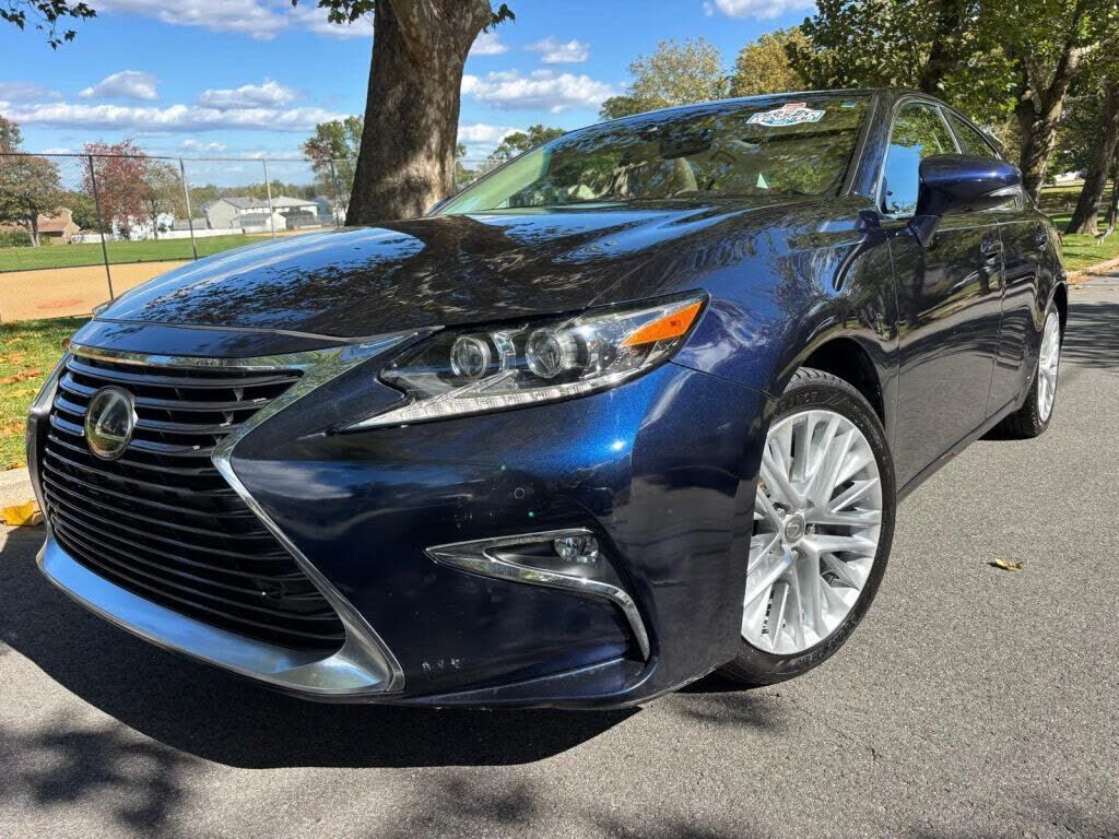 2016 LEXUS ES