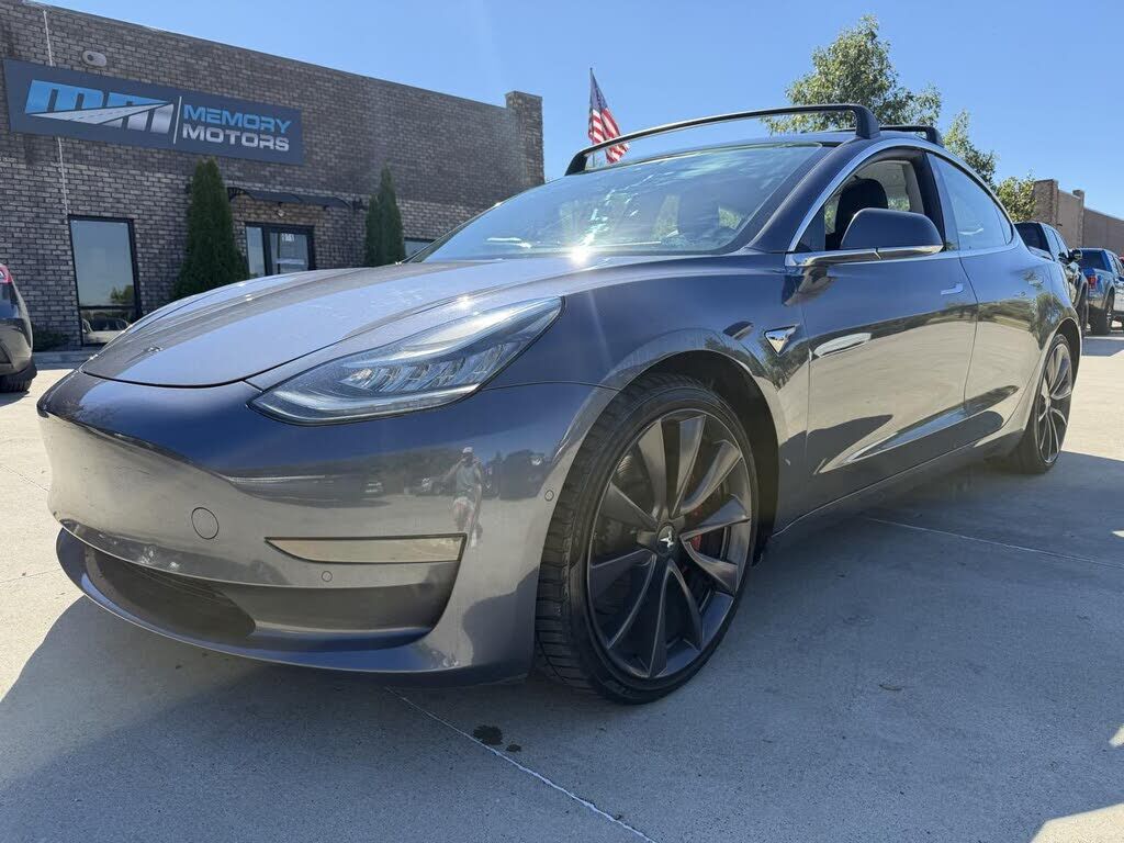 2020 TESLA Model 3