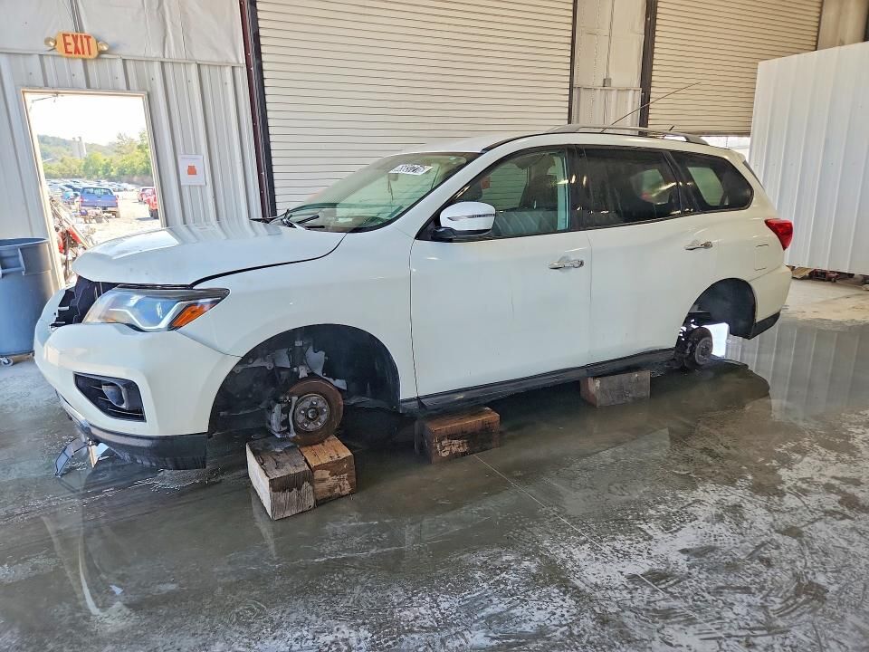 2018 NISSAN Pathfinder