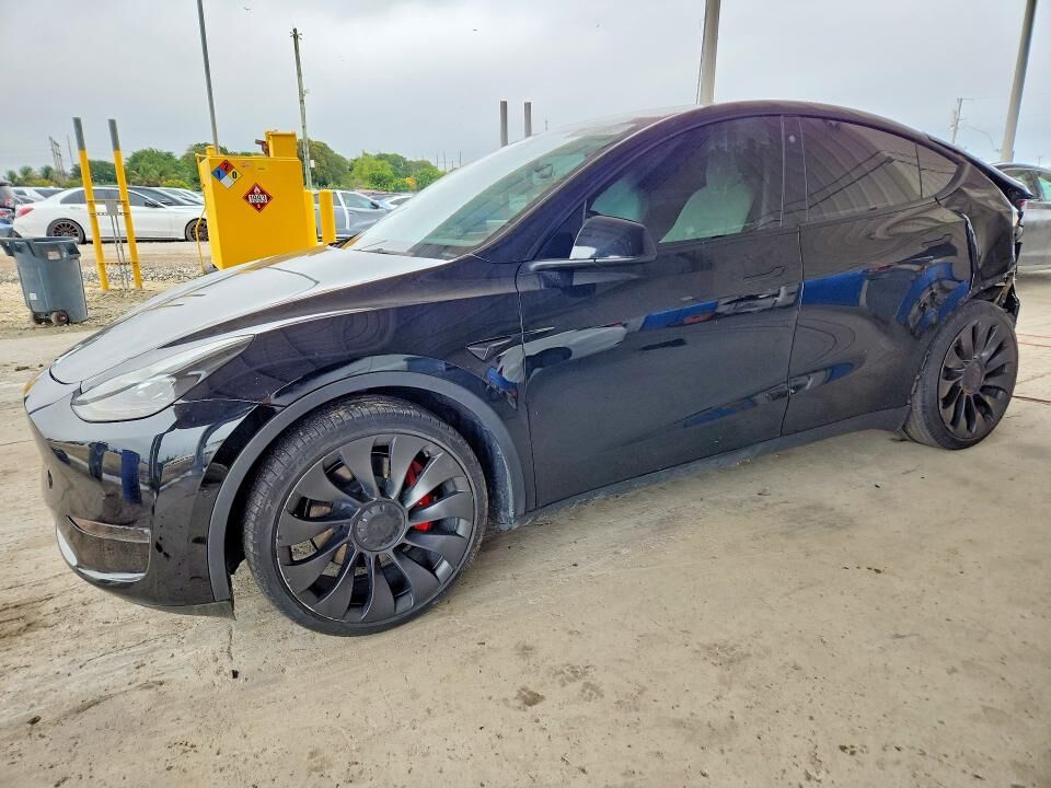 2022 TESLA Model Y