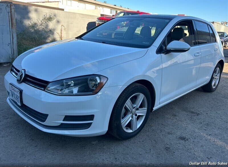 2017 VOLKSWAGEN Golf