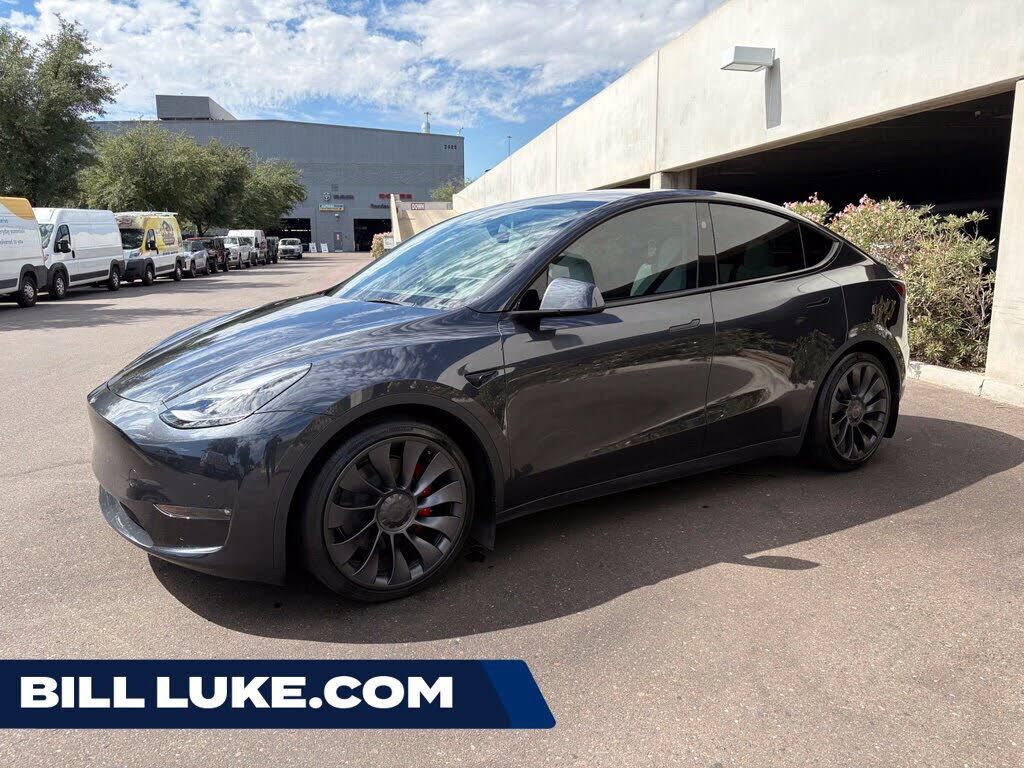 2025 TESLA Model Y