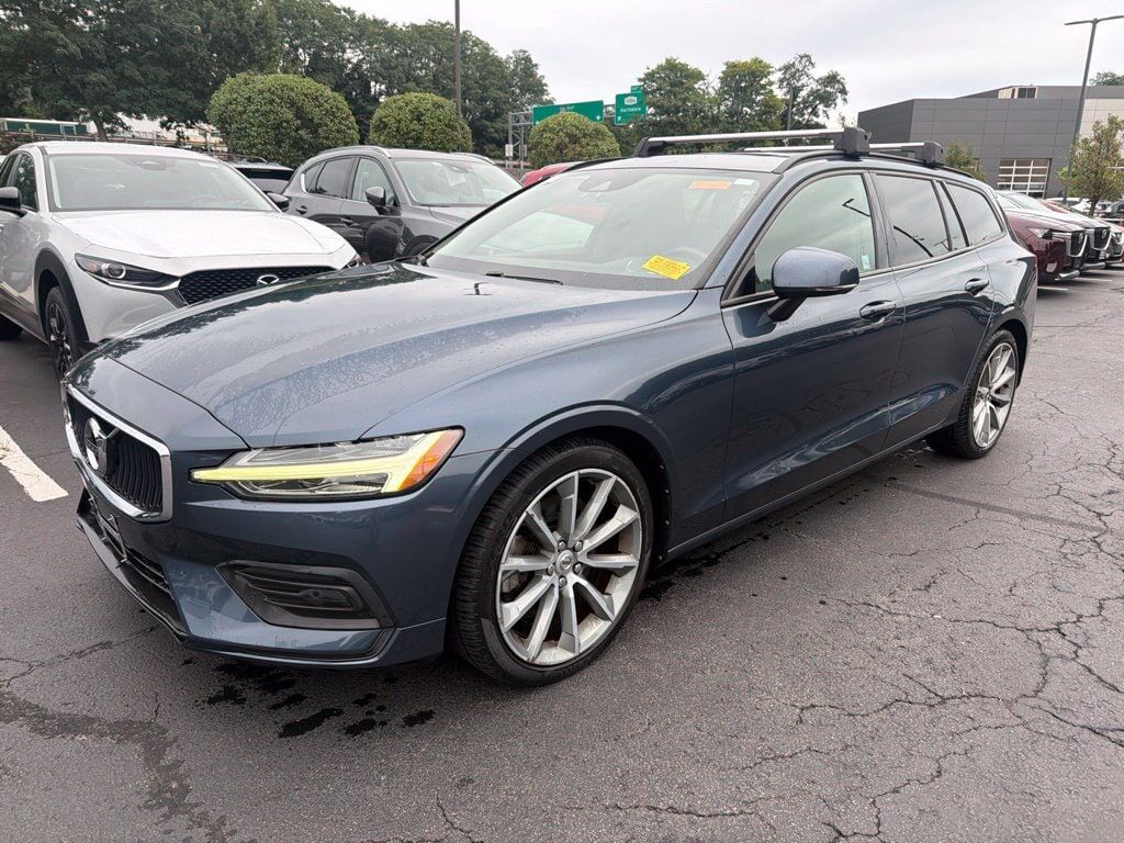 2019 VOLVO V60