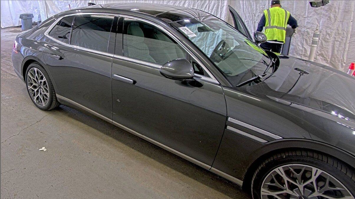 2023 GENESIS G90