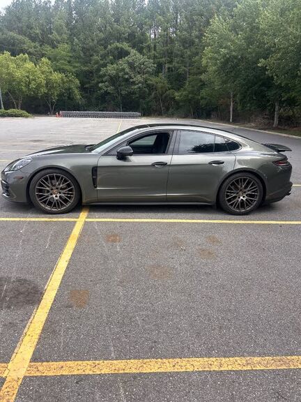 2022 PORSCHE Panamera