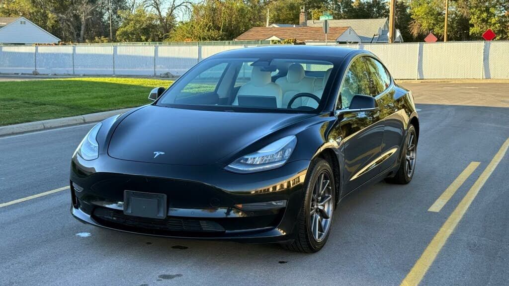 2019 TESLA Model 3