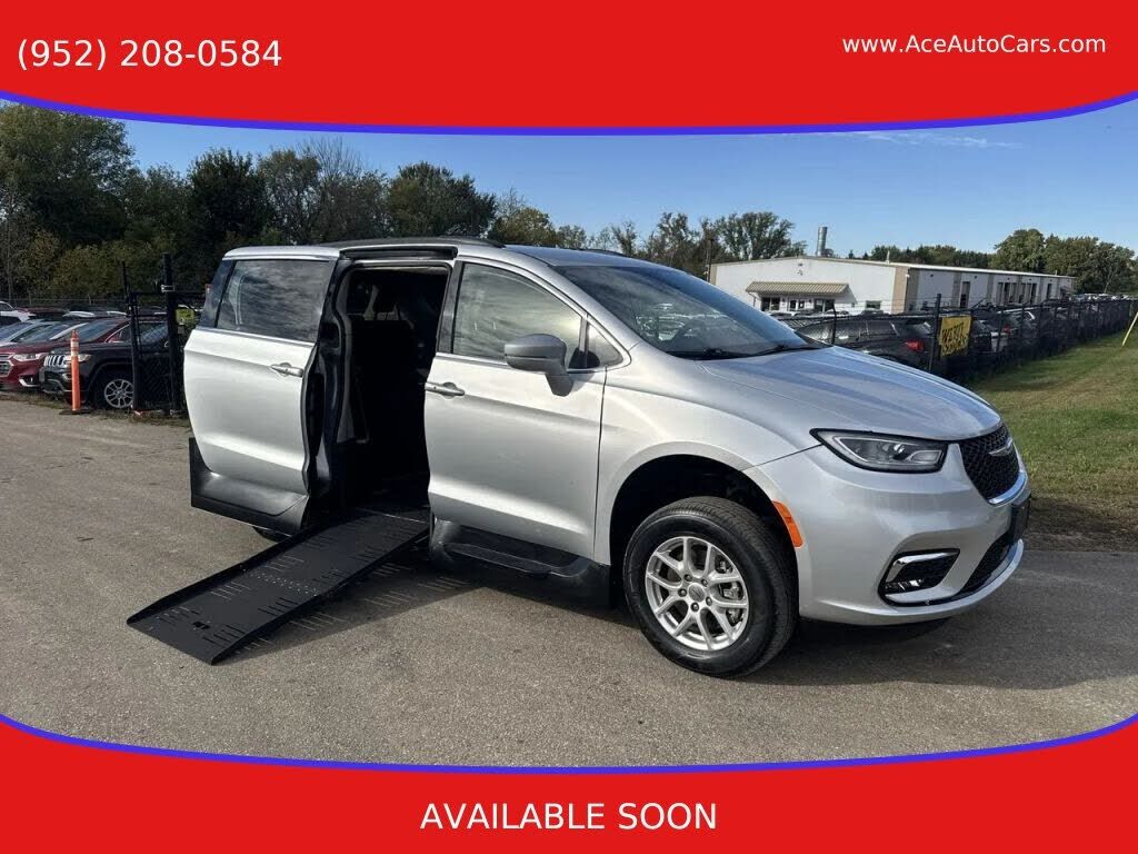 2022 CHRYSLER Pacifica