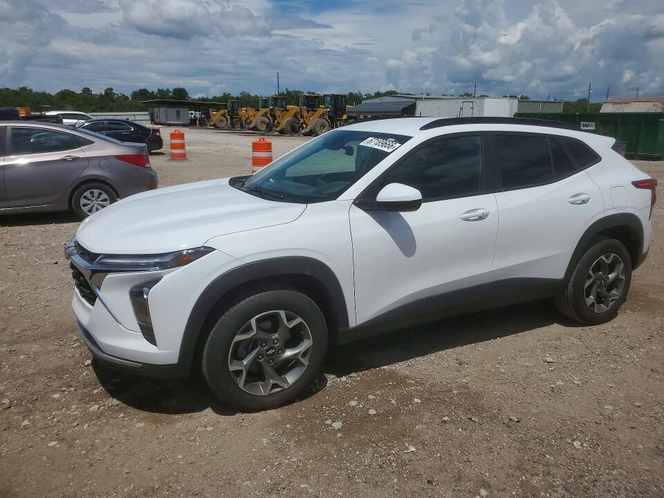 2025 CHEVROLET Trax