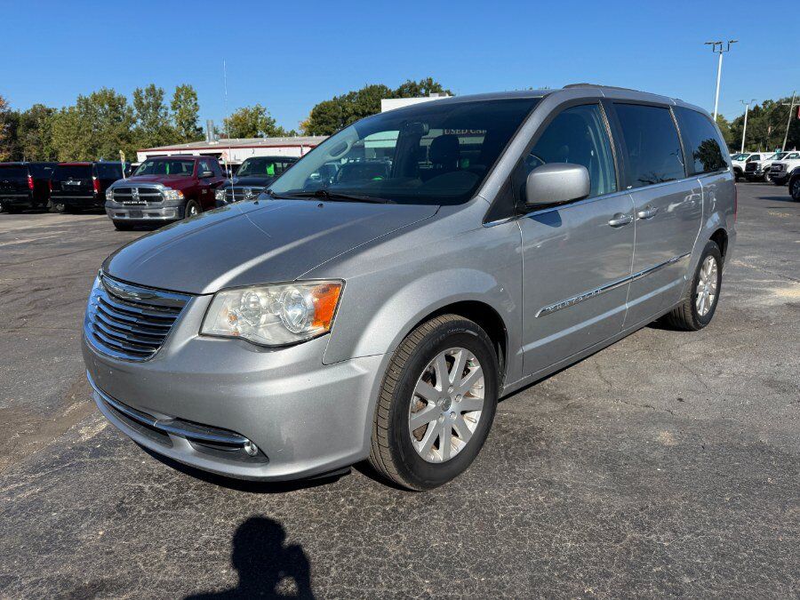 2014 CHRYSLER Town and Country