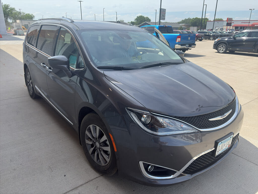 2019 CHRYSLER Pacifica