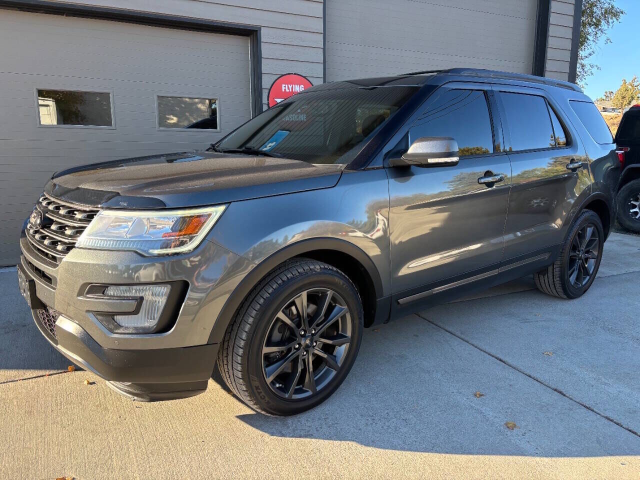 2017 FORD Explorer