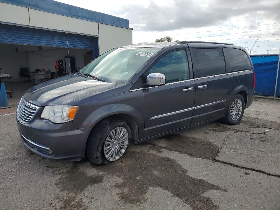 2016 CHRYSLER Town and Country