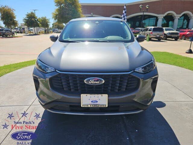 2024 FORD Escape