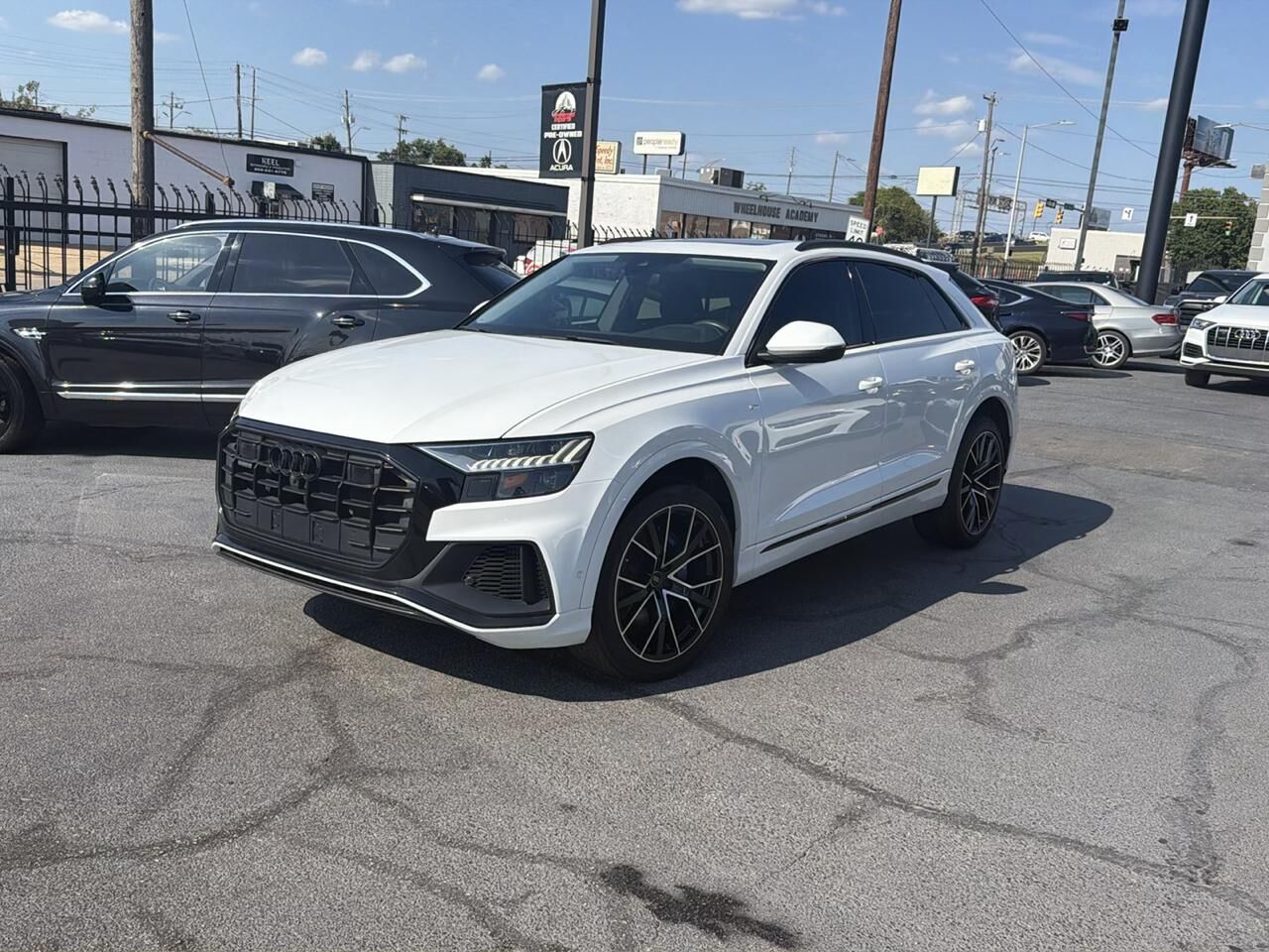 2023 AUDI Q8