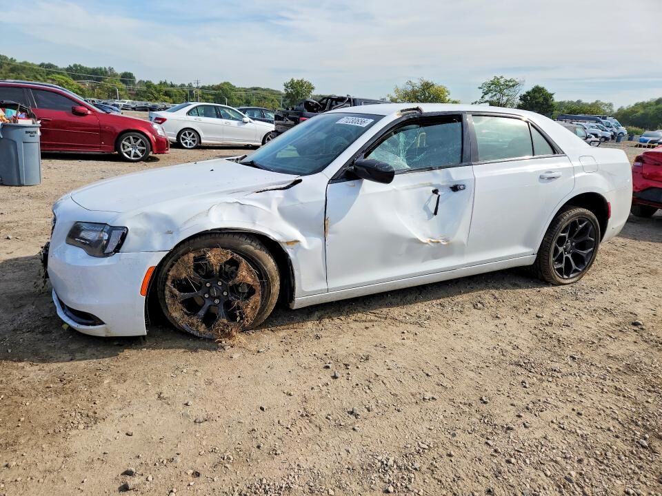 2019 CHRYSLER 300