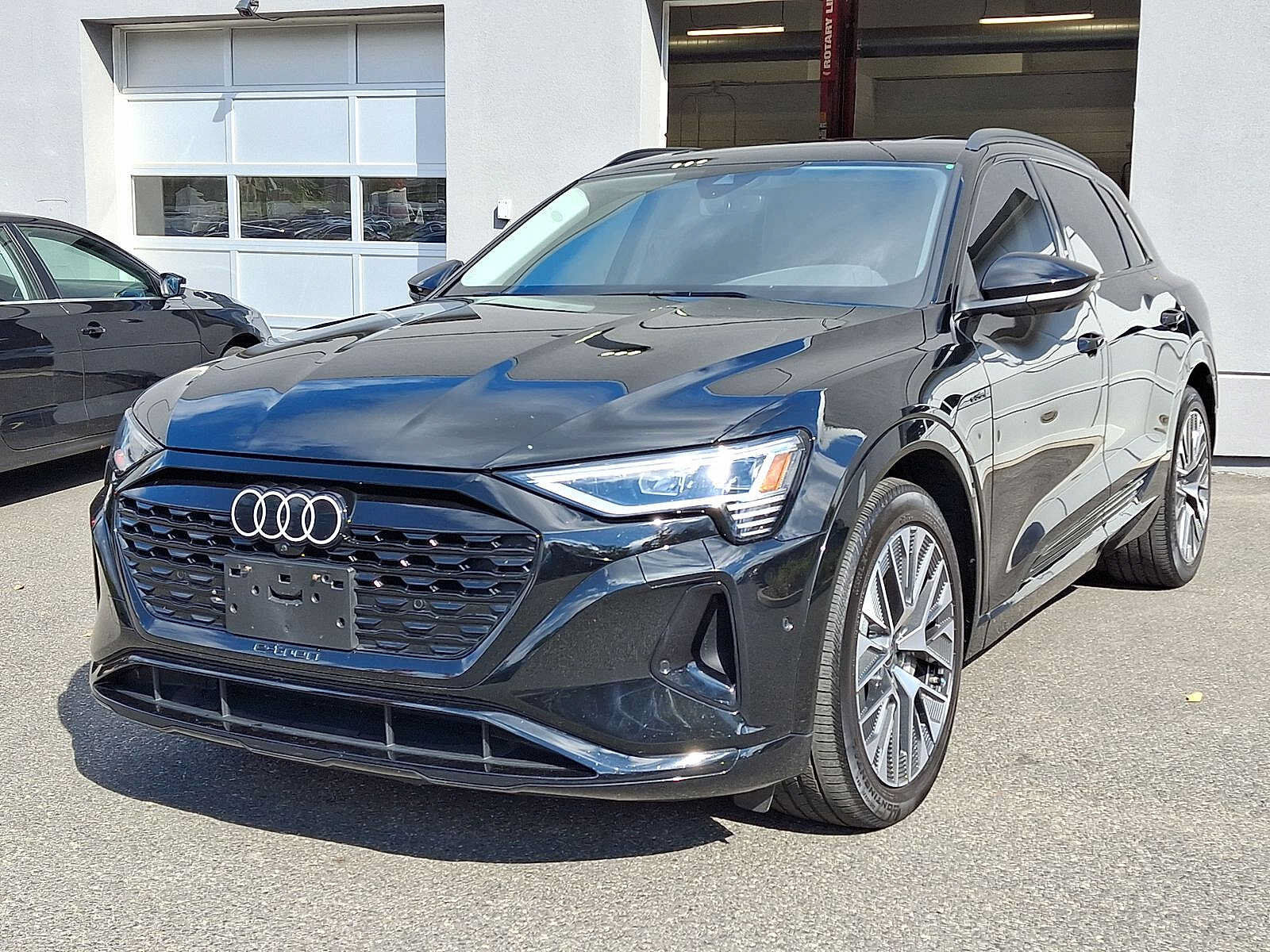 2024 AUDI Q8