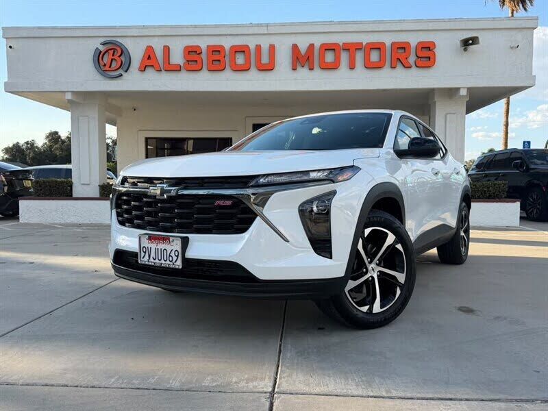 2025 CHEVROLET Trax