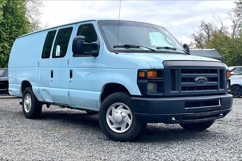 2013 FORD E-350