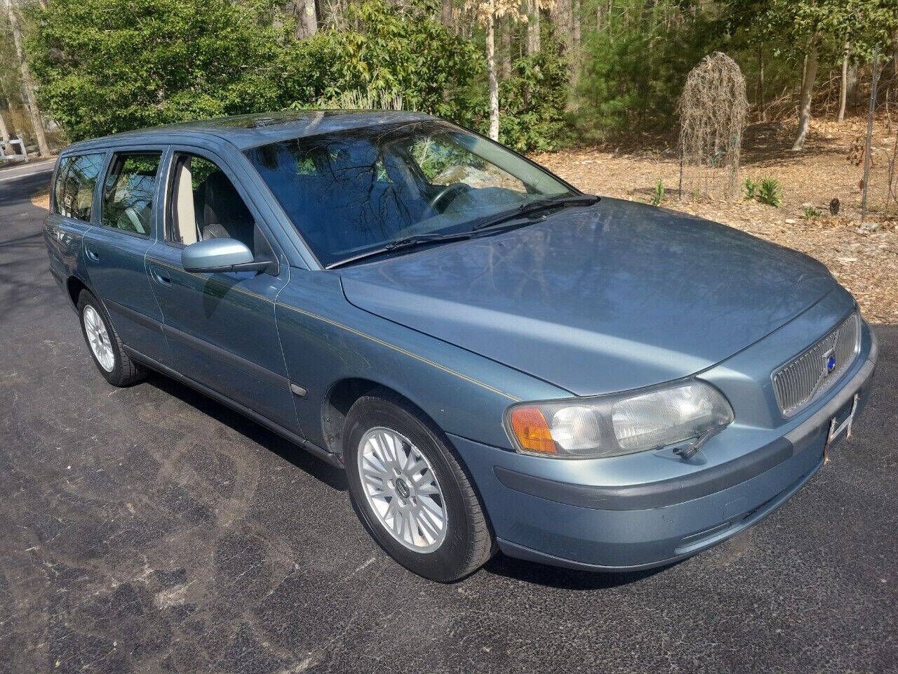 2004 VOLVO V70