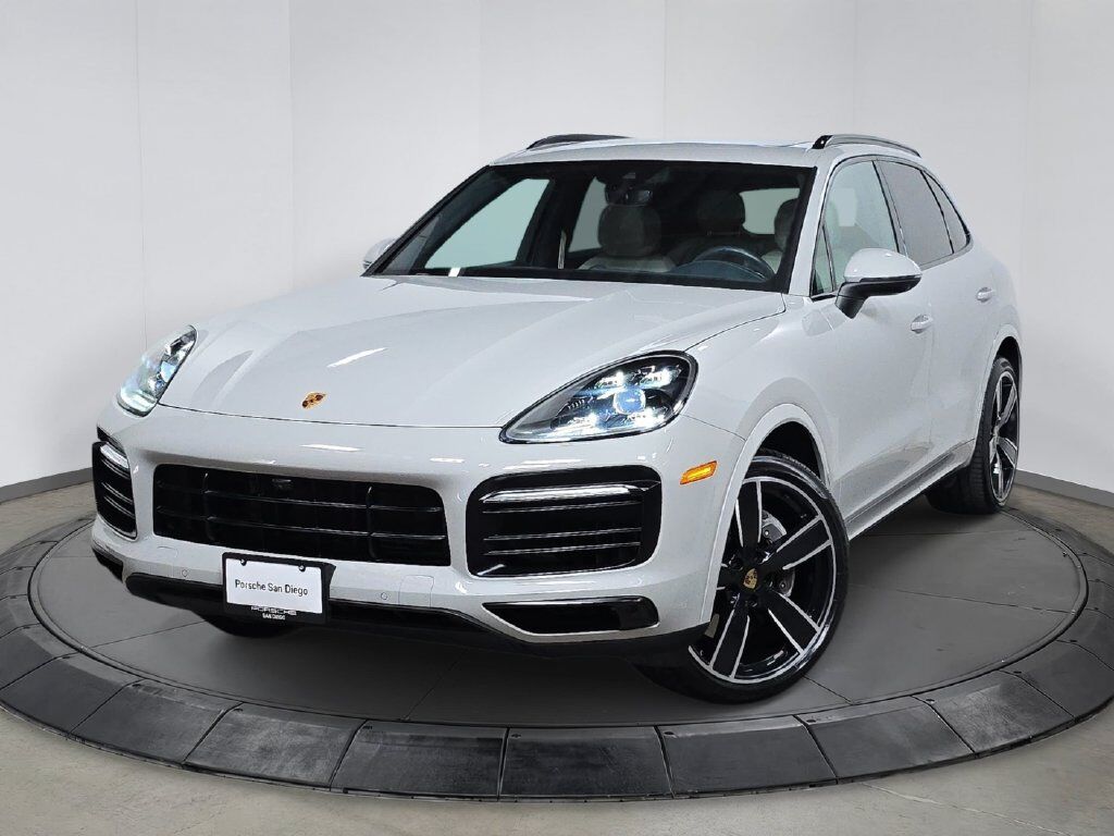 2022 PORSCHE Cayenne