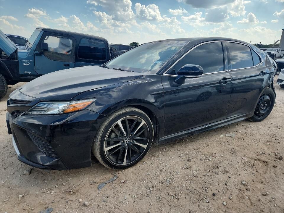 2018 TOYOTA Camry