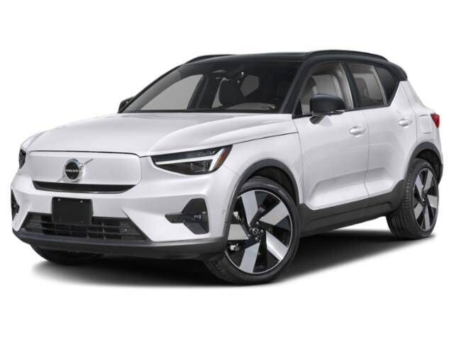 2023 VOLVO XC40