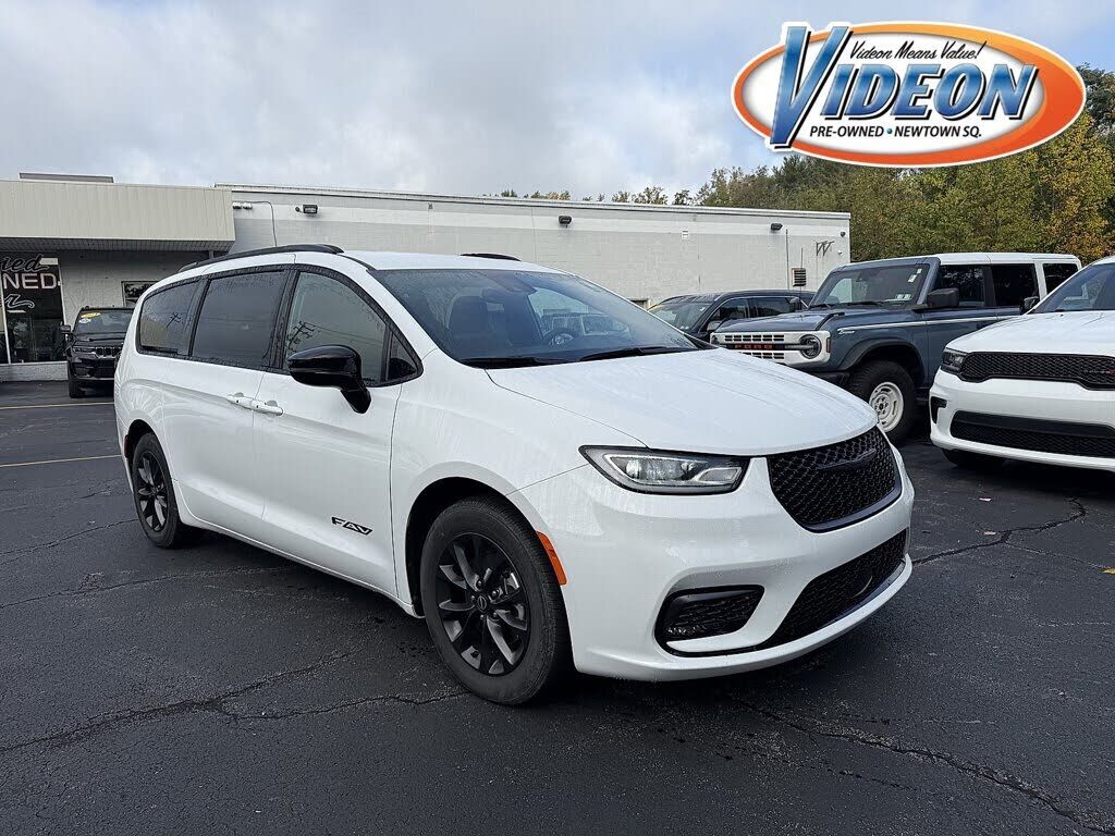 2025 CHRYSLER Pacifica