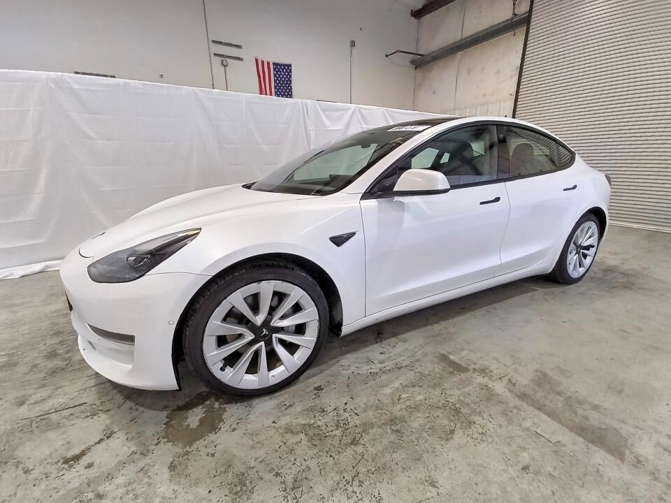 2022 TESLA Model 3