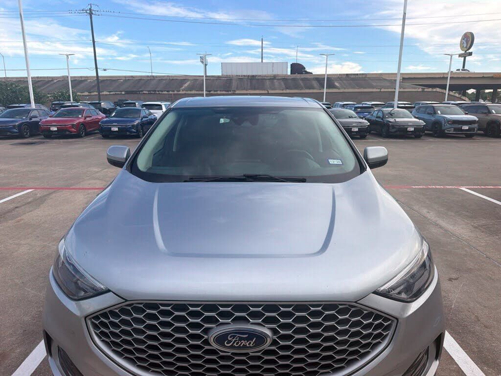 2023 FORD Edge