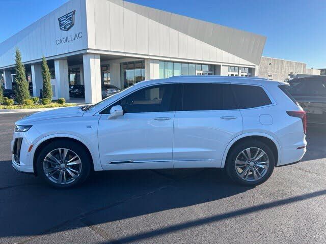 2022 CADILLAC XT6