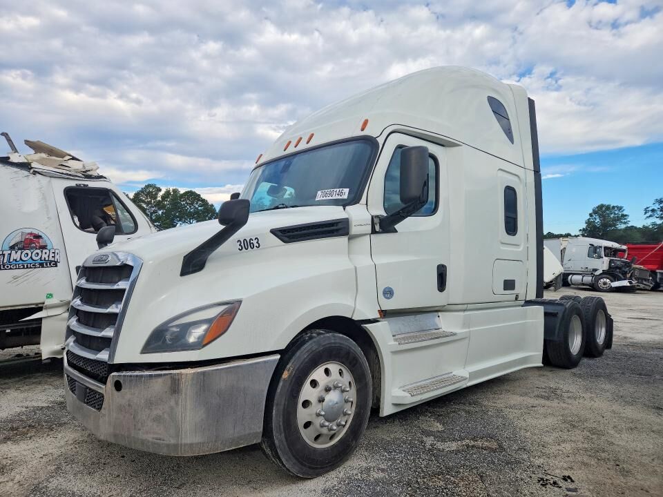 2020 FREIGHTLINER New Cascadia 126" Sleepercab