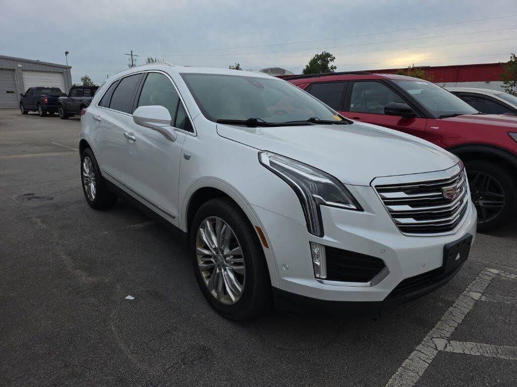 2017 CADILLAC XT5