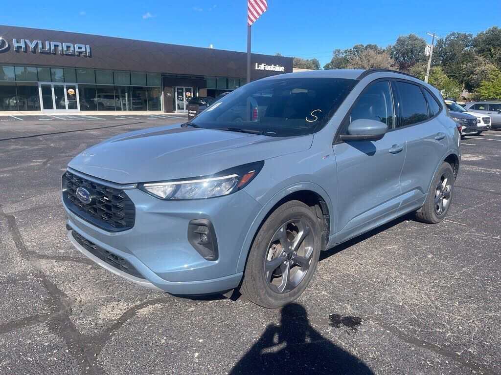 2024 FORD Escape