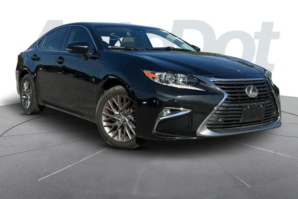 2018 LEXUS ES