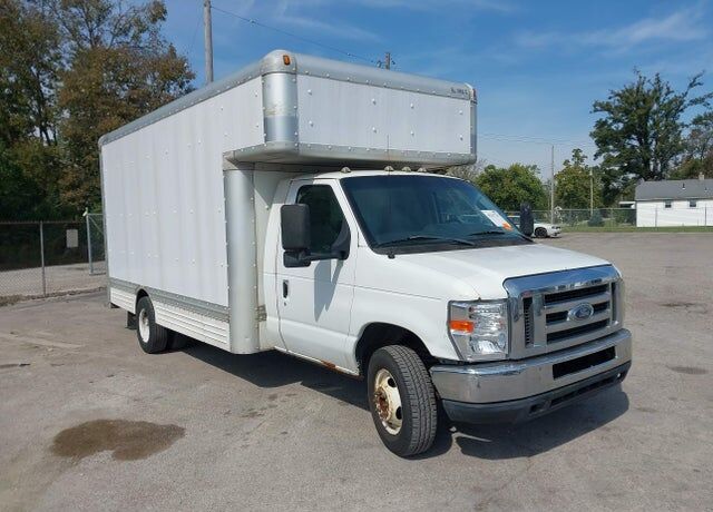 2009 FORD E-450
