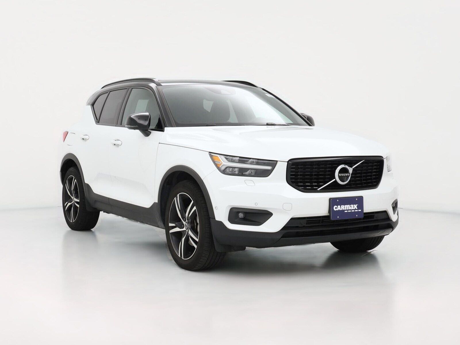 2019 VOLVO XC40
